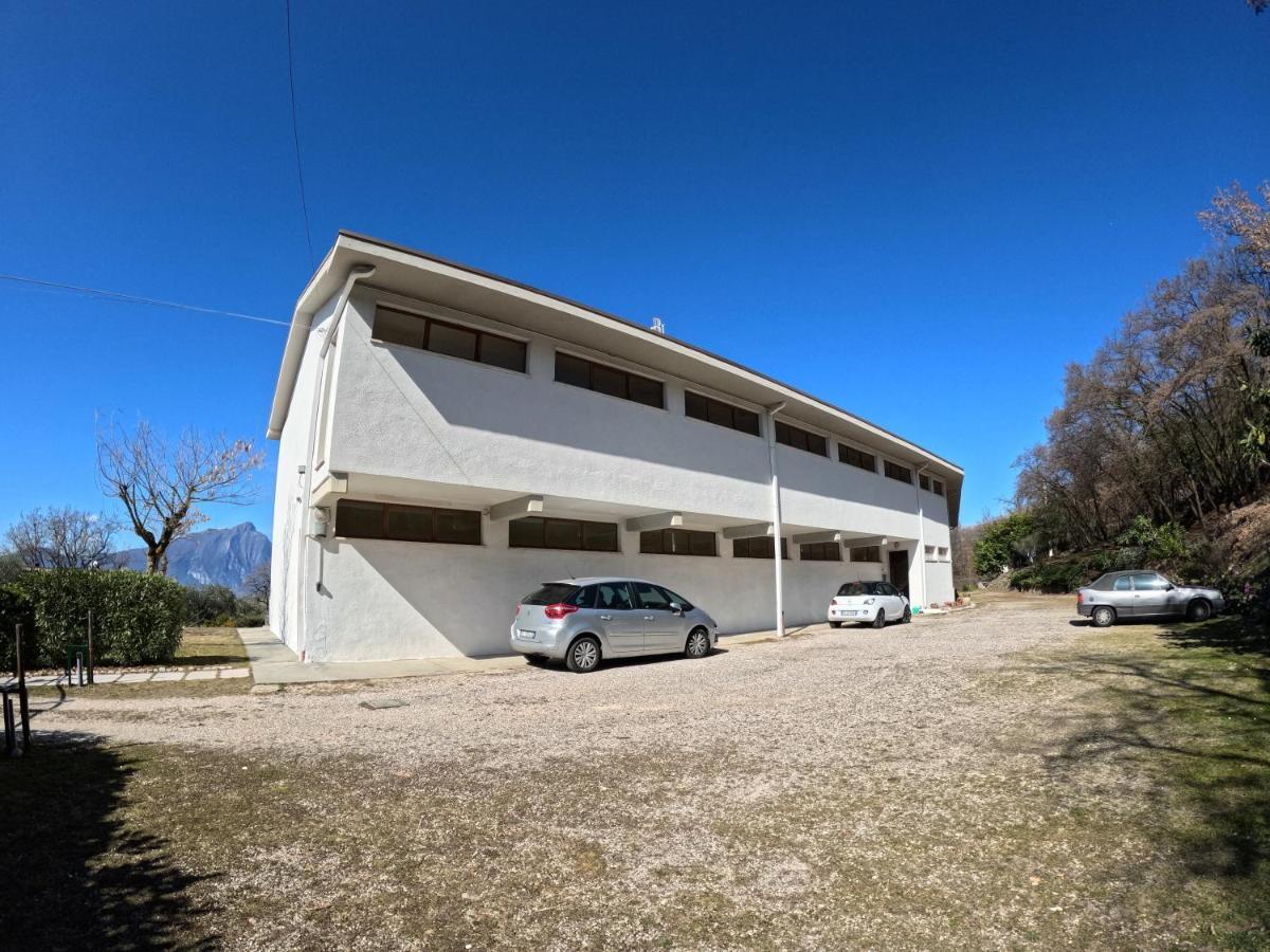 Garda Panoramic House Lejlighed Albisano Eksteriør billede